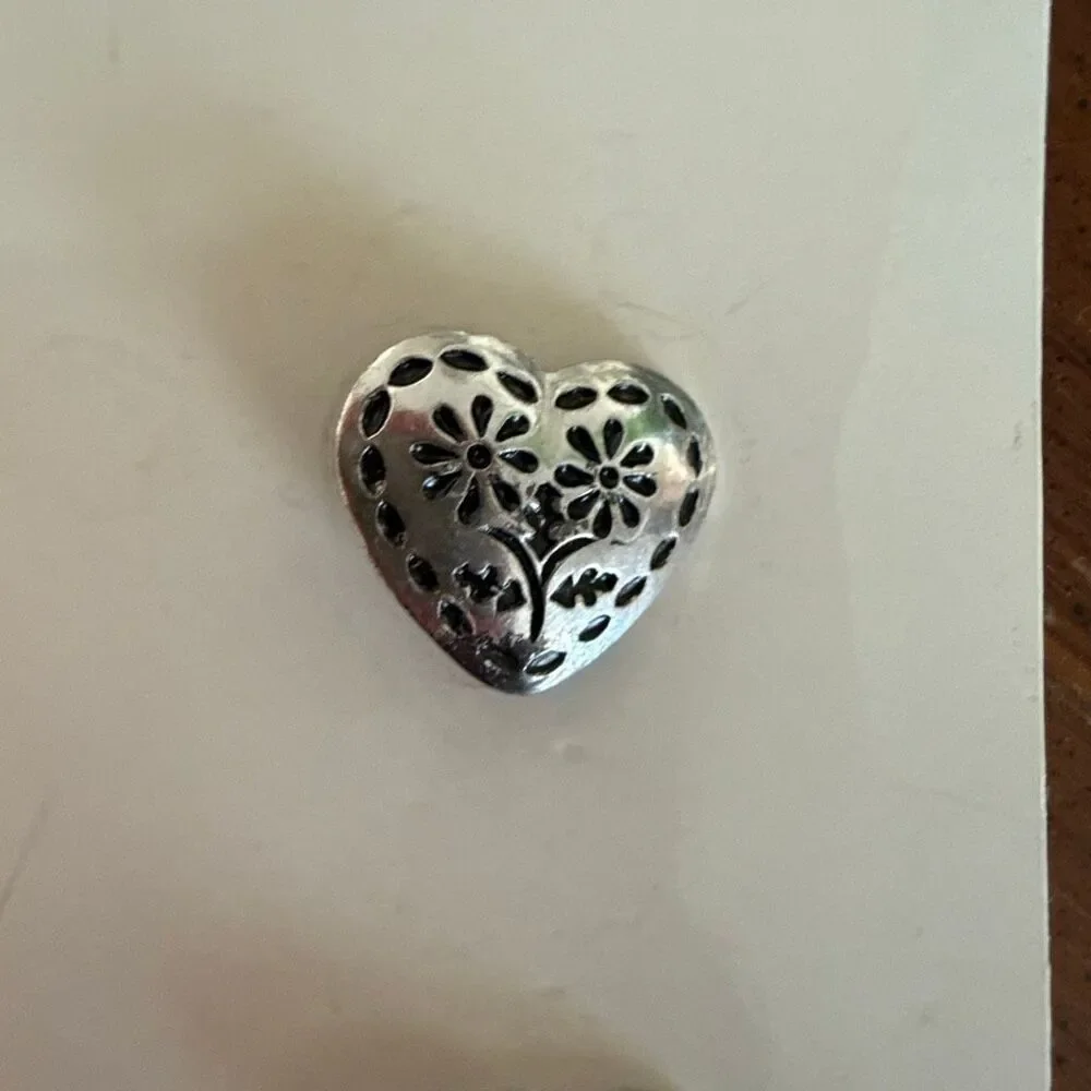 Vintage JHB International Floral Heart Buttons New on Card Set of 2 5/8”